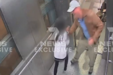 Sydney: Cảnh sát sàm sỡ bé gái 13 tuổi trong thang máy