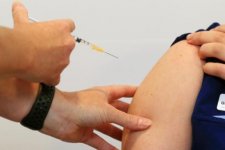 Tin Úc: Người Úc ủng hộ tiêm vắc-xin ngừa COVID-19 cho nhân viên chăm sóc người cao tuổi