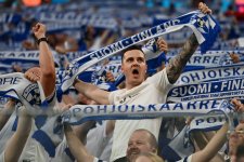 120 cổ động viên bóng đá Phần Lan nhiễm nCoV
