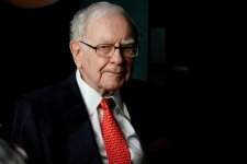 Tỷ phú Warren Buffett mua lượng lớn cổ phiếu dầu khí