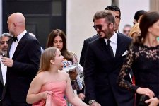 David Beckham mặc vest lịch lãm để dự sự kiện cùng con gái Harper