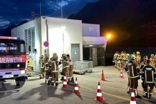 Tàu hỏa bốc cháy trong đường hầm tại Áo