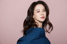 Song Ji Hyo đệ đơn kiện công ty quản lý Uzurocks