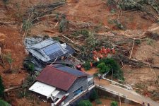 Hàng trăm người mất tích trong trận lở đất tại Nhật Bản