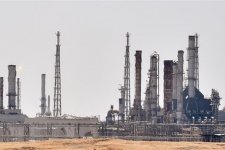UAE tăng sản lượng khai thác dầu mỏ