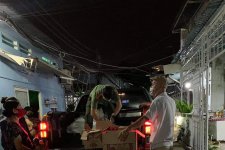 Loạt xe 'chuyên dụng' dàn sao Việt cứu trợ mùa dịch