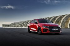 Audi thẳng tay photoshop xoá ống xả thật trong bộ ảnh ra mắt xe mới