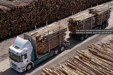 Chiếc xe tải điện chở gỗ lớn nhất thế giới
