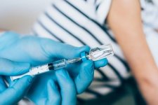 Vaccine ngừa COVID-19 của Pfizer an toàn cho trẻ bị dị ứng