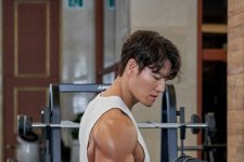 Nam ca sĩ Kim Jong Kook đam mê tập gym
