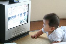 Xem TV có thể "bóp nghẹt" trí tưởng tượng của trẻ sơ sinh và trẻ nhỏ như thế nào