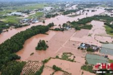 Trung Quốc sơ tán 80.000 dân do mưa bão tại Tứ Xuyên