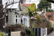 Địa ốc: Giá nhà giảm đáng kể ở Sydney và Melbourne