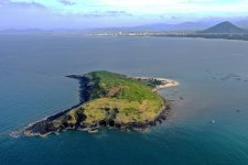 Khám phá đảo hòn Chùa, 'con chim khổng lồ' ở Phú Yên