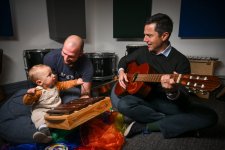 Giáo dục: Âm nhạc giúp ích cho sự phát triển ngôn ngữ của trẻ em