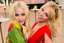 'Nữ hoàng nhạc pop' Madonna muốn cùng Britney Spears biểu diễn