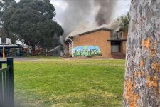 Donvale: Truy nã thủ phạm liên quan đến vụ hỏa hoạn thiêu rụi một trường học