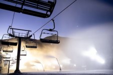 Ghế ngồi cáp treo ở khu trượt tuyết Thredbo bị gió thổi bay, ba du khách rơi thẳng xuống đất