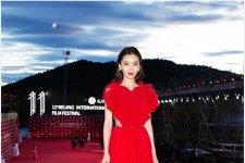 Angelababy rực rỡ tại thảm đỏ LHP Bắc Kinh