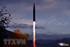 Triều Tiên phát triển tên lửa siêu thanh