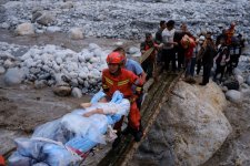 Đã có ít nhất 65 người thiệt mạng vì động đất tại Tứ Xuyên