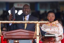 Tổng thống thứ 5 của Kenya tuyên thệ nhậm chức