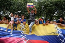 Venezuela - Colombia nối lại giao thương đường bộ