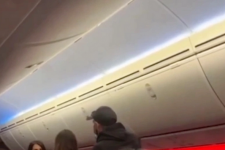 Nữ hành khách chửi bới tiếp viên bị đuổi khỏi máy bay của Jetstar