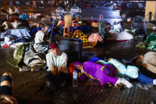 Người dân Maroc ngủ ngoài đường sau động đất