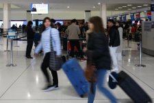 Tin Úc: Sân bay Sydney đón lượng khách du lịch quốc tế lớn trong kỳ nghỉ mùa xuân