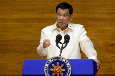 Tổng thống Philippines gợi ý tiêm lén vaccine cho người dân