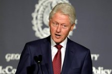 Cựu tổng thống Bill Clinton nhập viện
