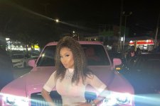 Nicki Minaj khoe Rolls-Royce Cullinan màu hồng độc đáo