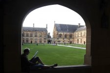 Sinh viên quốc tế chán nản với “giấc mơ du học Úc”