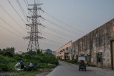 Trung Quốc thiếu điện, cung - cầu hàng hóa thế giới đảo lộn