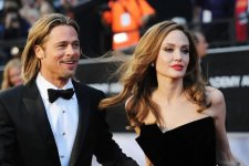 Brad Pitt e ngại tiến xa với siêu mẫu nội y Emily Ratajkowski sau những đau đầu trong chuyện ly hôn