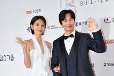 Sao Hàn rạng rỡ đọ sắc tại thảm đỏ Buil Film Awards