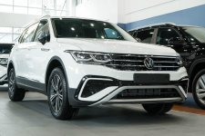 Volkswagen Tiguan giảm giá kỷ lục tại đại lý