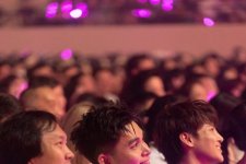 Sao Việt đổ bộ live concert của Trung Quân