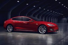 Hơn một ngàn xe điện Tesla bị triệu hồi tại Úc