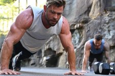 Cách Chris Hemsworth nuôi dưỡng vẻ đẹp trẻ trung