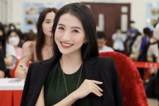 Nữ giảng viên xinh đẹp, đứng sau thành công của nhiều ca sĩ Việt