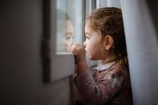 Tin Úc: Số trẻ em được nhận làm con nuôi ở Úc trong năm qua giảm ở mức thấp kỷ lục