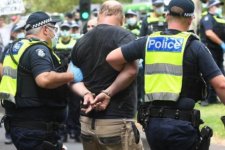 St Kilda: Điều tra về một vụ bạo hành và tấn công sĩ quan cảnh sát