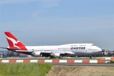 Qantas mua 40 máy bay Airbus
