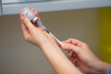 Tin Úc: Người Úc đang được khuyến khích nên đi tiêm vắc-xin mũi tăng cường