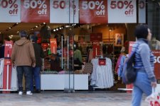 Tin Úc: Doanh số bán lẻ chậm lại khi lãi suất tăng cao