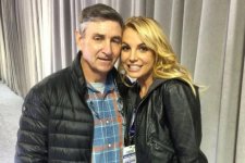 Mối quan hệ giữa Britney Spears và bố lại tiếp tục gây tranh cãi