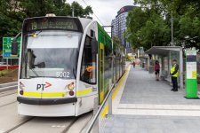 Melbourne: Khánh thành trạm xe tram mới phía trước nhà ga Parkville Station