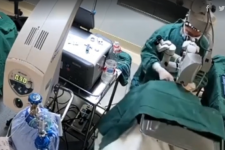 Bác sĩ Trung Quốc đấm bệnh nhân trong lúc phẫu thuật
